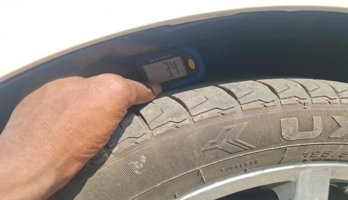 2018 Volkswagen Vento HIGHLINE PLUS 1.5 AT 16 ALLOY, Diesel, Automatic, 1,30,647 km, tyre