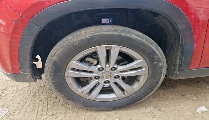 2017 Maruti Vitara Brezza ZDI, Diesel, Manual, 1,11,781 km, tyre