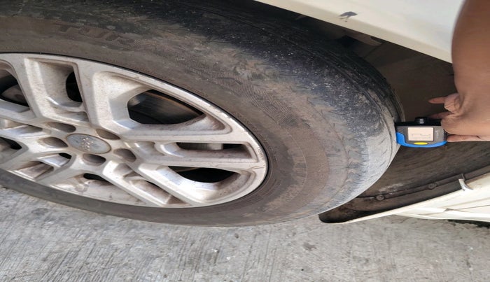 2017 Jeep Compass LIMITED 2.0 DIESEL, Diesel, Manual, 1,83,516 km, tyre