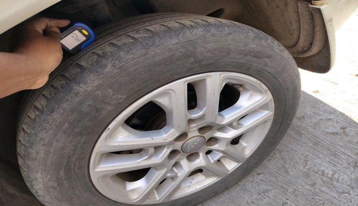 2017 Jeep Compass LIMITED 2.0 DIESEL, Diesel, Manual, 1,83,516 km, tyre