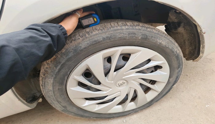 2011 Toyota Etios G SP, Petrol, Manual, 1,17,565 km, tyre