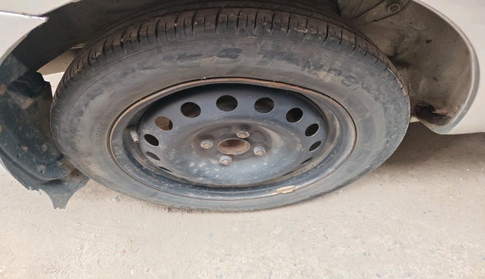 2011 Toyota Etios G SP, Petrol, Manual, 1,17,565 km, tyre