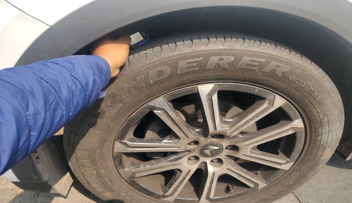 2023 Mahindra XUV700 AX 7 LUXURY D AWD AT 7 STR, Diesel, Automatic, 9,724 km, tyre