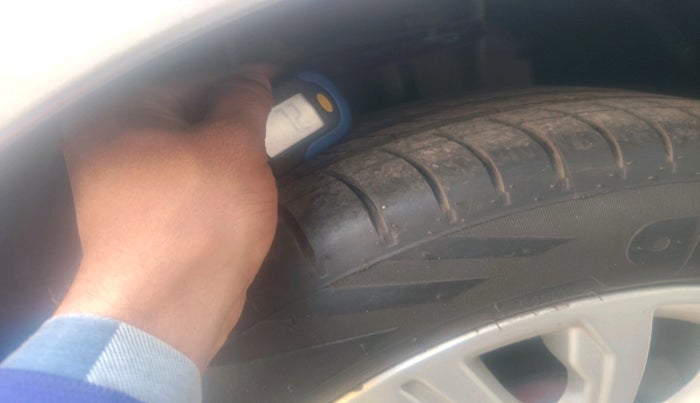 2018 Tata Tiago XZA PETROL, Petrol, Automatic, 42,081 km, tyre