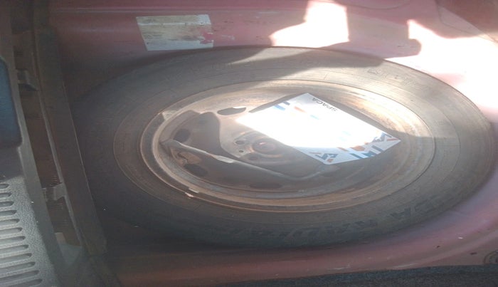 2019 Volkswagen Polo TRENDLINE 1.0L, Petrol, Manual, 17,441 km, tyre