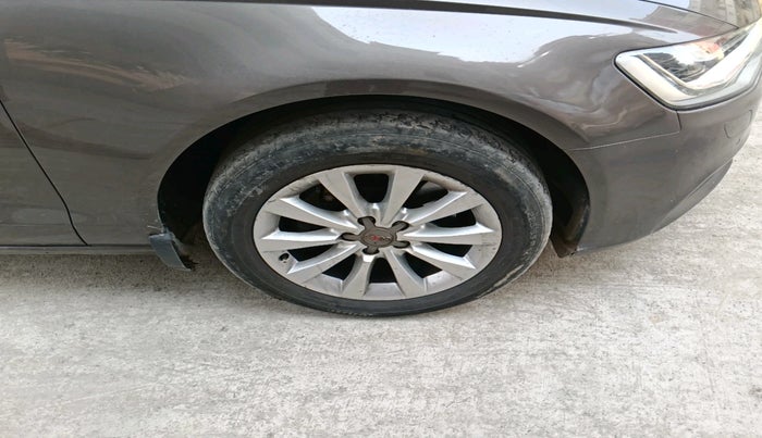 2013 Audi A6 2.0 TDI PREMIUM, Diesel, Automatic, 60,746 km, tyre