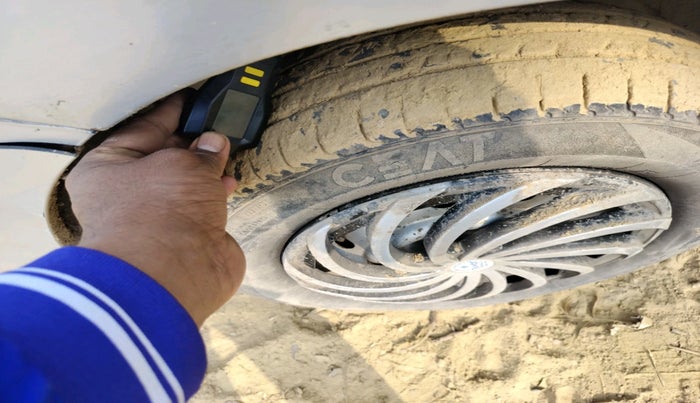 2014 Maruti Wagon R 1.0 LXI CNG, Petrol, Manual, 1,03,493 km, tyre