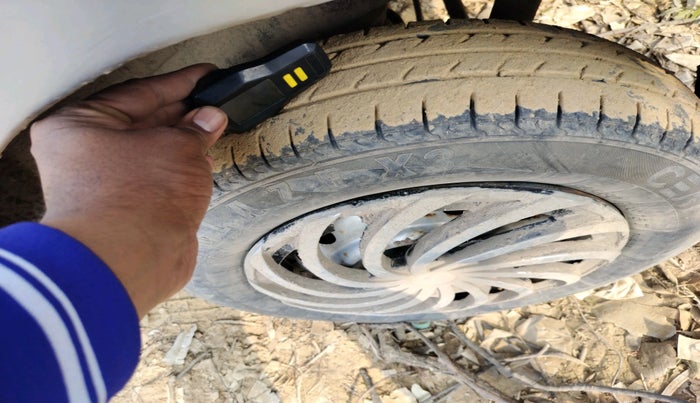 2014 Maruti Wagon R 1.0 LXI CNG, Petrol, Manual, 1,03,493 km, tyre