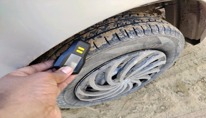 2014 Maruti Wagon R 1.0 LXI CNG, Petrol, Manual, 1,03,493 km, tyre