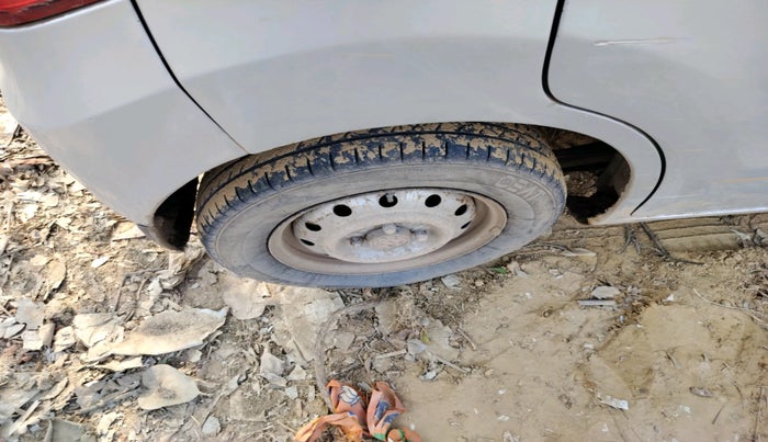 2014 Maruti Wagon R 1.0 LXI CNG, Petrol, Manual, 1,03,493 km, tyre