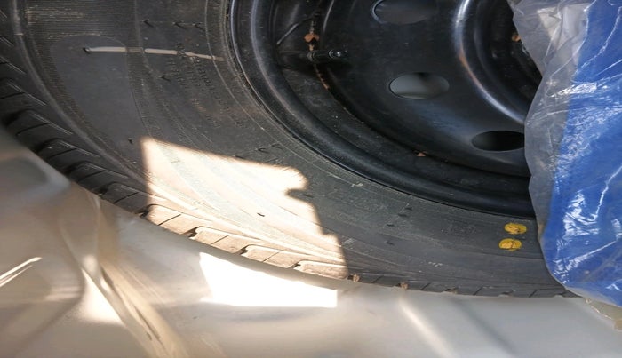 2023 Maruti Alto K10 VXI CNG, Petrol, Manual, 15,445 km, tyre