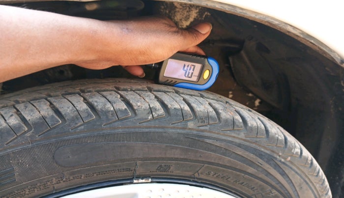 2023 Maruti Alto K10 VXI CNG, Petrol, Manual, 15,445 km, tyre