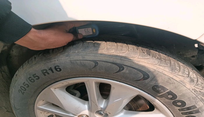 2020 Toyota Innova Crysta 2.7 GX 8 STR, Petrol, Manual, 24,795 km, tyre