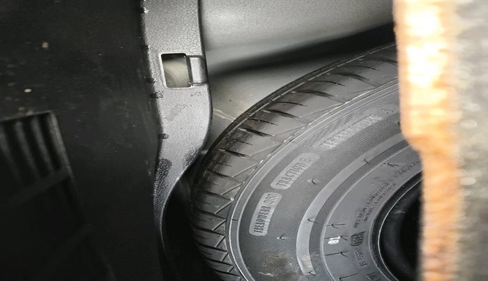 2024 Hyundai NEW I20 MAGNA 1.2 MT, Petrol, Manual, 4,708 km, tyre