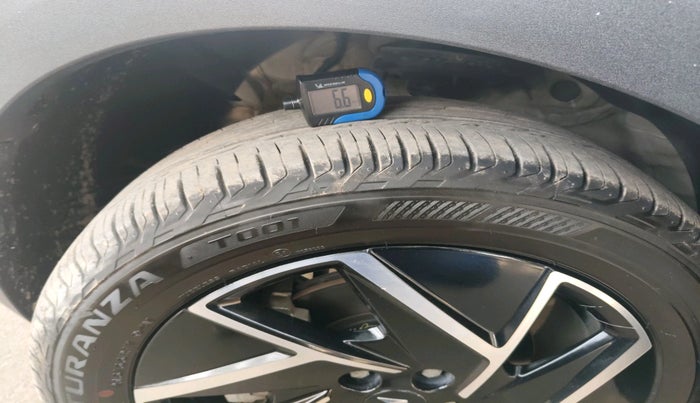 2024 Mahindra XUV 3XO AX7 1.5 Turbo Diesel Autoshift Plus, Diesel, Automatic, 14,854 km, tyre