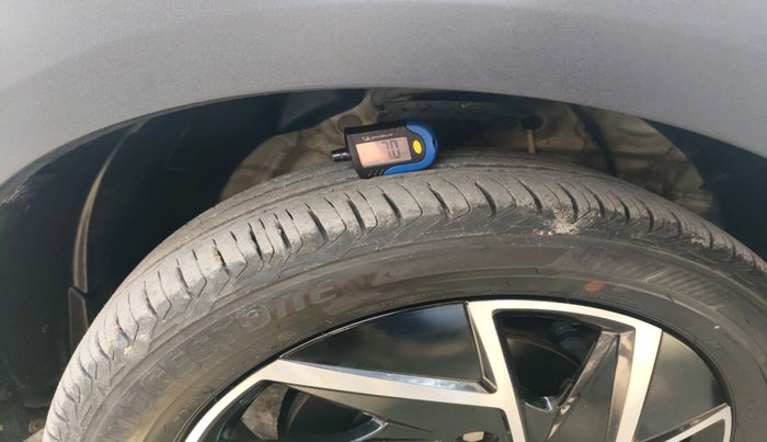 2024 Mahindra XUV 3XO AX7 1.5 Turbo Diesel Autoshift Plus, Diesel, Automatic, 14,854 km, tyre