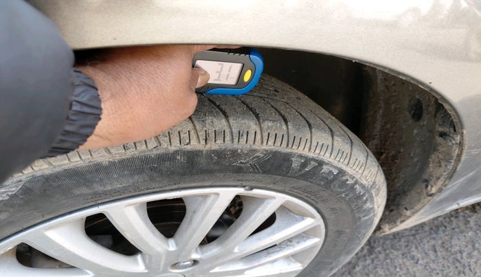 2020 Maruti Dzire ZXI, Petrol, Manual, 77,580 km, tyre