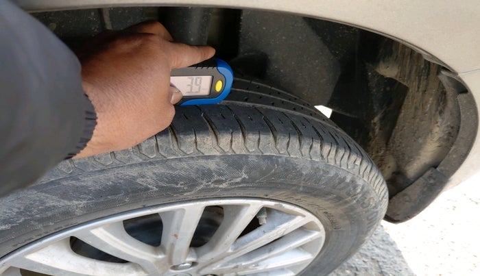 2020 Maruti Dzire ZXI, Petrol, Manual, 77,580 km, tyre