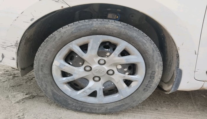 2017 Hyundai Grand i10 SPORTZ (O) 1.2 KAPPA VTVT, Petrol, Manual, 68,522 km, tyre