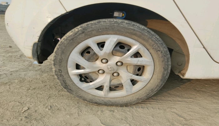 2017 Hyundai Grand i10 SPORTZ (O) 1.2 KAPPA VTVT, Petrol, Manual, 68,522 km, tyre