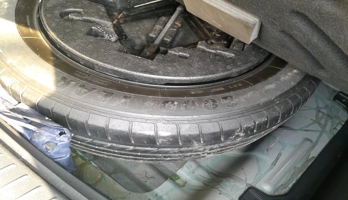 2019 Hyundai Creta SX (O) 1.6 PETROL, Petrol, Manual, 1,01,058 km, tyre