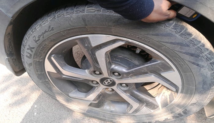 2019 Hyundai Creta SX (O) 1.6 PETROL, Petrol, Manual, 1,01,058 km, tyre