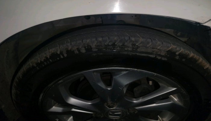 2017 Honda Amaze 1.2L I-VTEC S, Petrol, Manual, 81,598 km, tyre