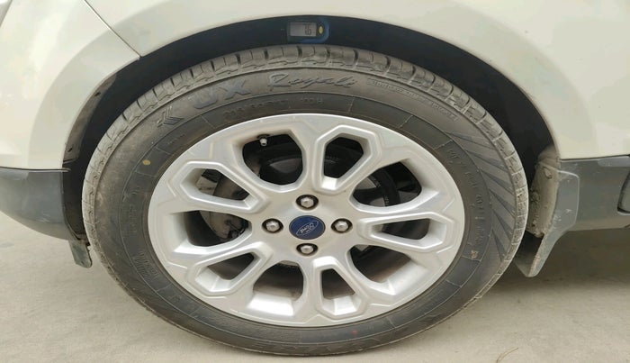 2018 Ford Ecosport TITANIUM + 1.5L DIESEL, Diesel, Manual, 1,25,732 km, tyre