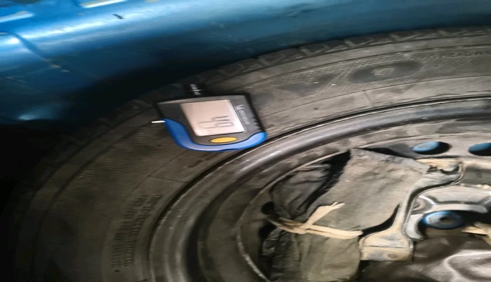 2011 Honda Brio V MT, Petrol, Manual, 81,013 km, tyre