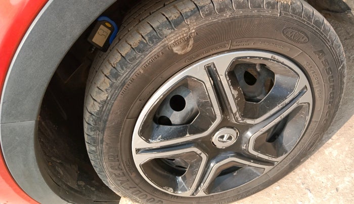 2021 Tata NEXON XMA PETROL, Petrol, Automatic, 66,274 km, tyre