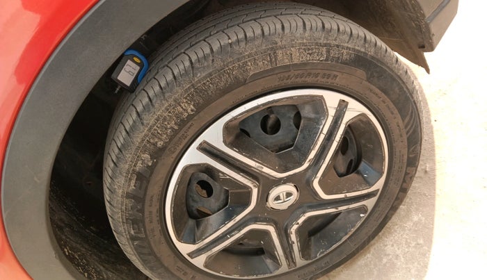 2021 Tata NEXON XMA PETROL, Petrol, Automatic, 66,274 km, tyre