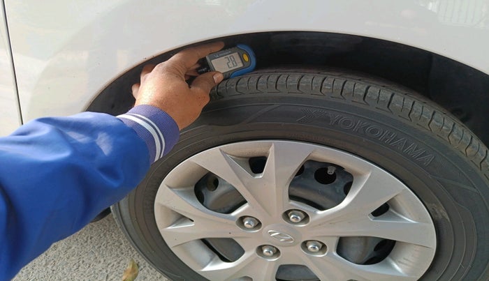 2015 Hyundai Grand i10 SPORTZ 1.2 KAPPA VTVT, Petrol, Manual, 55,104 km, tyre