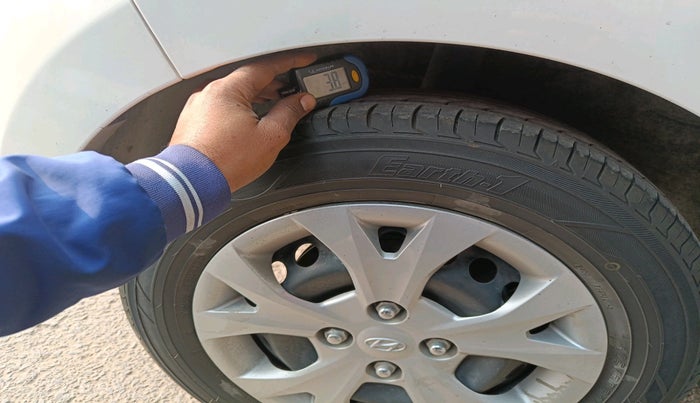 2015 Hyundai Grand i10 SPORTZ 1.2 KAPPA VTVT, Petrol, Manual, 55,104 km, tyre