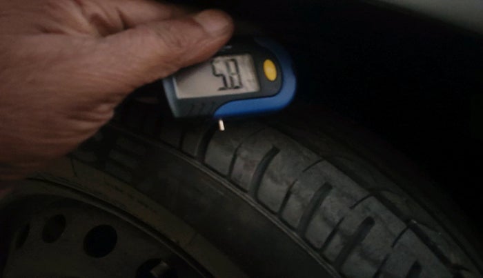 2012 Toyota Etios Liva GD, Diesel, Manual, 1,24,209 km, tyre