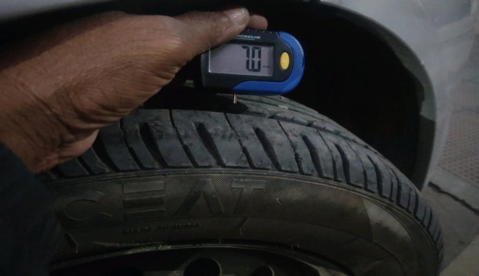 2012 Toyota Etios Liva GD, Diesel, Manual, 1,24,209 km, tyre