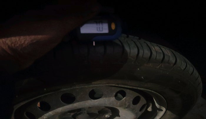 2012 Toyota Etios Liva GD, Diesel, Manual, 1,24,209 km, tyre