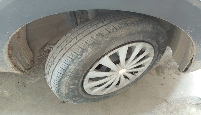 2020 Renault TRIBER RXE MT, Petrol, Manual, 41,640 km, tyre