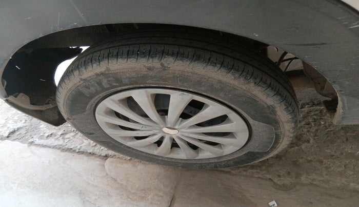 2020 Renault TRIBER RXE MT, Petrol, Manual, 41,640 km, tyre