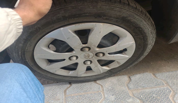 2014 Hyundai Eon MAGNA +, Petrol, Manual, 1,02,951 km, tyre