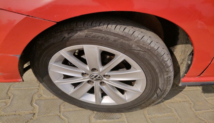 2019 Volkswagen Polo TRENDLINE 1.0L, Petrol, Manual, 88,448 km, tyre