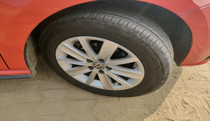 2019 Volkswagen Polo TRENDLINE 1.0L, Petrol, Manual, 88,448 km, tyre