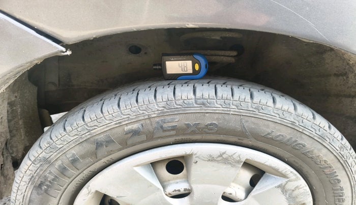 2012 Maruti Wagon R 1.0 LXI CNG, Petrol, Manual, 1,13,833 km, tyre