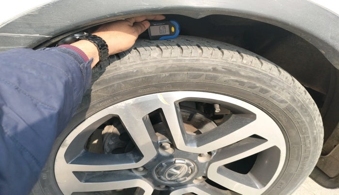 2018 Tata Hexa XT 4X2 7 STR, Diesel, Manual, 82,707 km, tyre