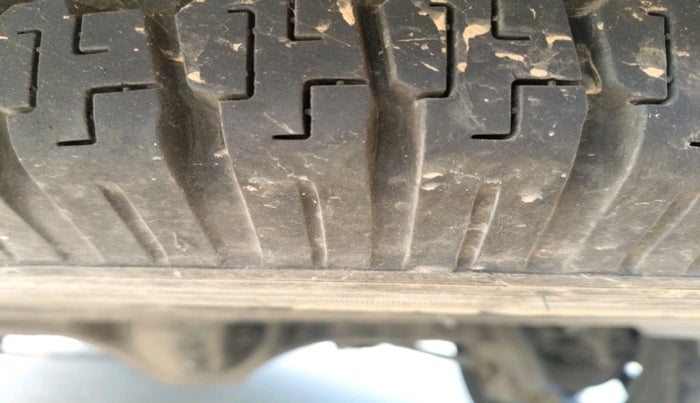 2018 Tata Hexa XT 4X2 7 STR, Diesel, Manual, 82,707 km, tyre