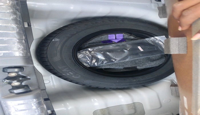 2024 Hyundai GRAND I10 NIOS MAGNA CORPORATE EDITION AMT 1.2 KAPPA VTVT, Petrol, Automatic, 10,766 km, tyre