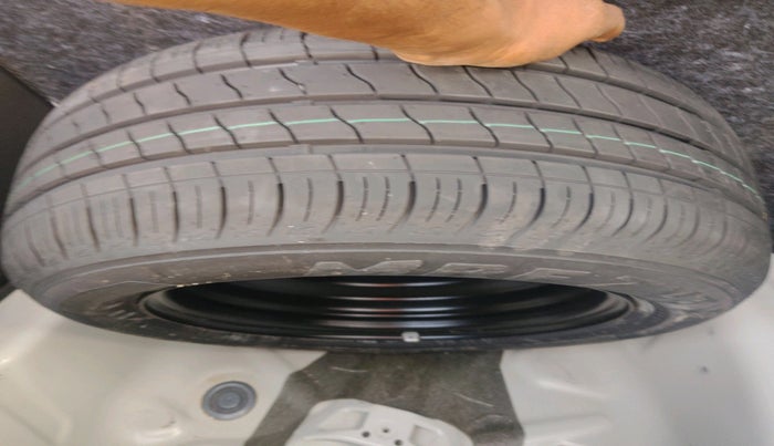 2021 Maruti Baleno ZETA PETROL 1.2, Petrol, Manual, 37,805 km, tyre