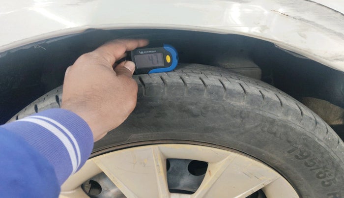 2011 Maruti SX4 VXI, Petrol, Manual, 87,583 km, tyre