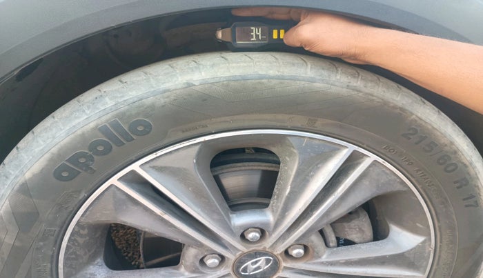 2016 Hyundai Creta E PLUS 1.6 PETROL, Petrol, Manual, 1,28,227 km, tyre