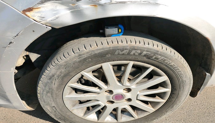 2015 Fiat Linea ACTIVE T JET, Petrol, Manual, 1,08,524 km, tyre