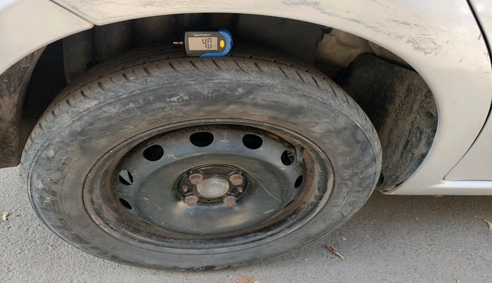 2015 Fiat Linea ACTIVE T JET, Petrol, Manual, 1,08,524 km, tyre